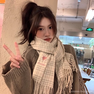 dDRu Xinpang Plaid Retro Babero Versión Coreana Estudiante Todo Partido Cálido Bordado Amor Lindo Borla Bufanda Mujer Invierno