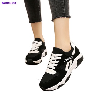 2021 spring and summer women s shoes black sports shoes female students Korean version of the new wild breathable running shoes female board shoes tide