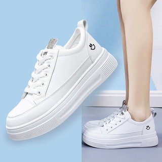 Buen desgaste pequeños zapatos blancos mujer 2021 nueva primavera y otoño aumento estudiante ocio grueso soled zapatos deportivos zapatos de junta