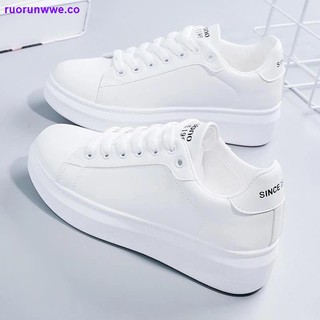 zapatos blancos pequeños mujer 2021 primavera nuevo salvaje suela gruesa zapatos femeninos estudiantes coreanos ins harajuku estilo zapatos deportivos