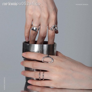 [en stock] anillos de amor 1a xulie minoritaria diseño anillo irregular oval oscuro frío muy simple estilo para hombres y mujeres