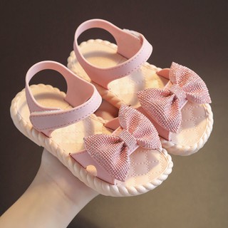 2021 nuevas niñas sandalias moda bling arco suave parte inferior princesa niños zapatos bebé sandalias salvaje