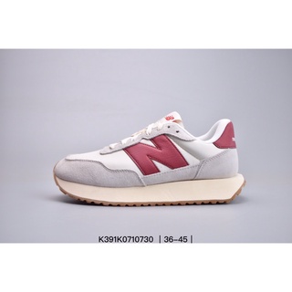 New Balance's new 237 retro running shoe is the follow-up work of 327. 237 is inspired by three pairs of brand archive shoes in the 1980s. The overall silhouette is derived from 420 running shoes. The asymmetrical design on the instep is derived from 1300 shoes. The details of the heel are derived from Gator shoes