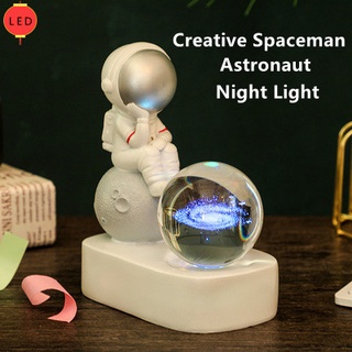 Nuevo Spaceman creativo astronauta luz Led niños juguete novedad Led portátil iluminación Spaceman un encantador para su novia y novio Galaxy luz de noche lámpara de bebé luces decorativas lámpara de escritorio regalo de cumpleaños