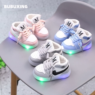 Zapatos de bebé de luz brillante zapatos de malla transpirable para niñas zapatillas de tablero zapatos de suela suave para bebés pequeños1-3Años0Primavera y otoño (1)