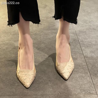 solo zapatos de las mujeres s otoño 2021 nuevo estilo coreano stiletto moda todo-partido francés retro suave punta poco profunda boca tacones altos
