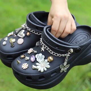 CHARMS Little Daisy mariposa Jibbitz cadena zapatos encantos diseñados para las mujeres zapatilla decoración Crocs Charm