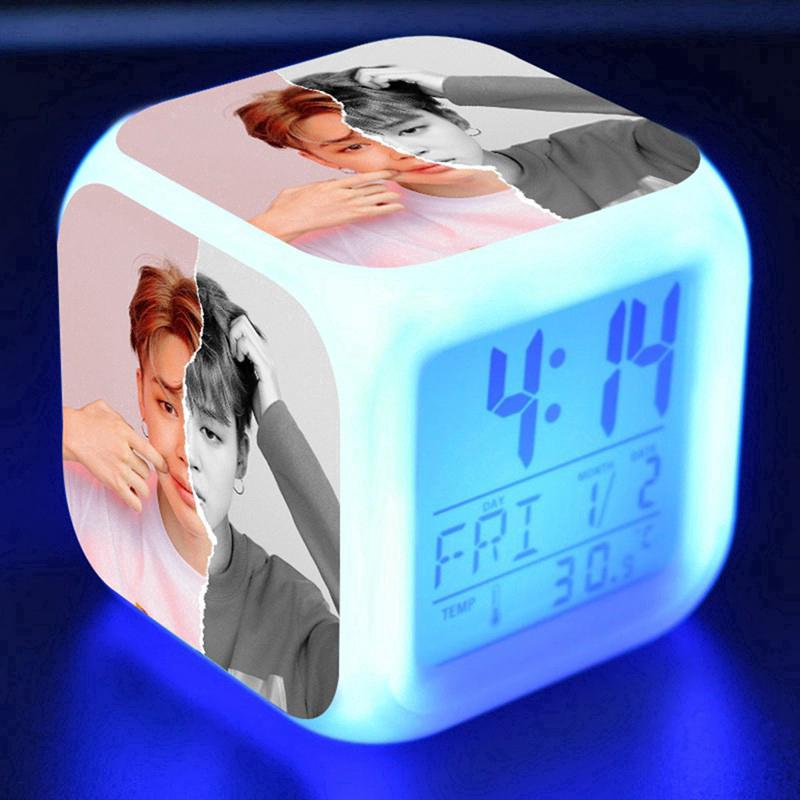 lonlintk bts suministros kpop bangtan alarma cambio de color reloj de luz de noche colorido iluminado led reloj despertador