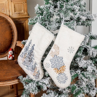 Cross-border new Christmas decorations, wool balls, embroidery, snowflakes, Christmas tree, white Christmas stockings, children&#39;s holiday gift bags-Alibaba