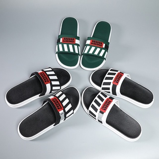 Selipar nuevas zapatillas masculinas al aire libre de suela gruesa de verano hogar moda de dibujos animados antideslizante sandalias y zapatillas