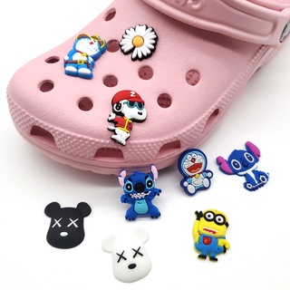 Doraemon Minions KAWS Series Jibbitz para Crocs zapatillas accesorios Jibbitz Charm decorar