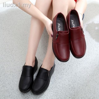 Las mujeres de tacón medio solo zapato de cuero antideslizante pendiente tacón negro zapatos de trabajo suela gruesa