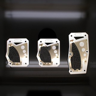 [hot Spot] pedal de coche modificado acelerador de freno embrague aleación de aluminio pertenece al pedal antideslizante almohadilla durable pedal manual