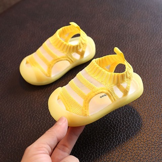 Zapatos de bebé niño primavera suave soled hombres zapatos de bebé Baotou sandalias de un día y medio de edad: hkmgm12.my9.23