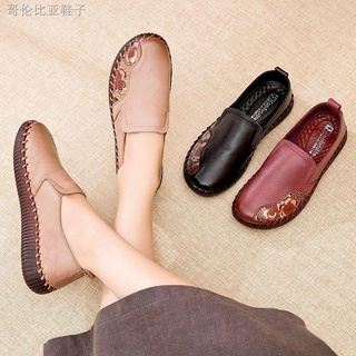 Ethnic style printed retro mother shoes middle-aged and elderly soft leather women s shoes flat non-slip comfortable single shoes women s tendon bottom