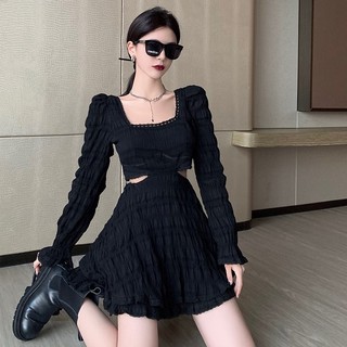 Hepburn estilo cuello cuadrado francés temperamento vestido de las mujeres principios de otoño 2021 nueva falda corta negro cintura manga larga falda
