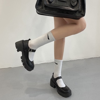 Zapatos de cuero pequeños de punta redonda para mujer estilo británico 2021 primavera japonés jk uniforme negro de suela gruesa hebilla de una palabra zapatos Mary Jane zapatos individuales