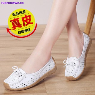 cuero genuino blanco zapatos de las mujeres salvaje casual madre zapatos perezosos zapatos planos solo zapatos coreanos zapatos de baile de mediana edad y ancianos zapatos de cuero