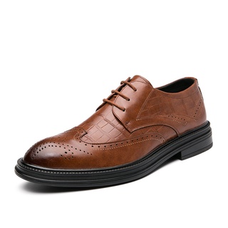 Tamaño 37-44 de los hombres Formal cordones zapatos de cuero de negocios puntiagudo del dedo del pie Brogues zapatos marrón