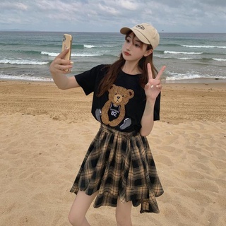 Traje de sal de las mujeres de verano de la moda de oso extranjero T-shirt a cuadros con volantes falda frita calle falda de dos piezas conjunto
