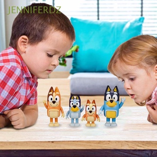 Jenniferdz 4pcs Bluey y amigos decoración de escritorio perro muñeca de dibujos animados muñecas juguetes de educación de la familia juguetes traje de regalos de PVC niño Animal juguetes de acción azul