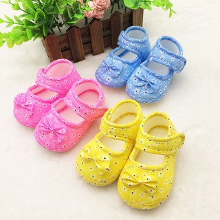 Babyshow zapatos de suela suave antideslizantes para bebé con flores y moño para colocar
