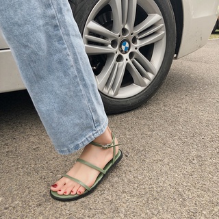 Sandalias 2021 nuevo estilo de hadas de fondo plano de verano femenino ins palabra salvaje con fondo suave de estudiante con falda zapatos romanos (1)